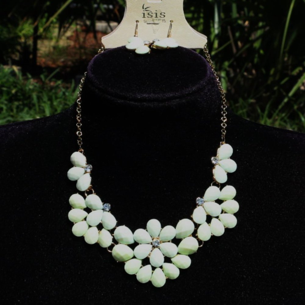Boho Mint Green Flower Statement Necklace Set